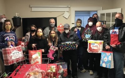 Sawyer Exterminating Supports Local Family with Holiday Gifts Donation