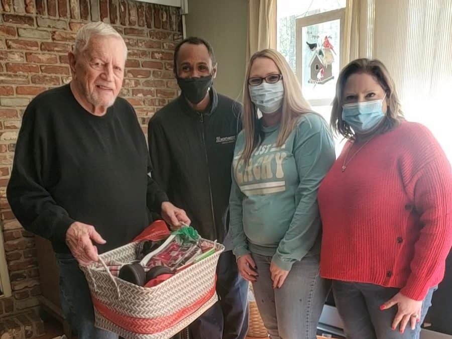Northwest Exterminating Newnan Office Donates Thanksgiving Basket to Veteran Customer